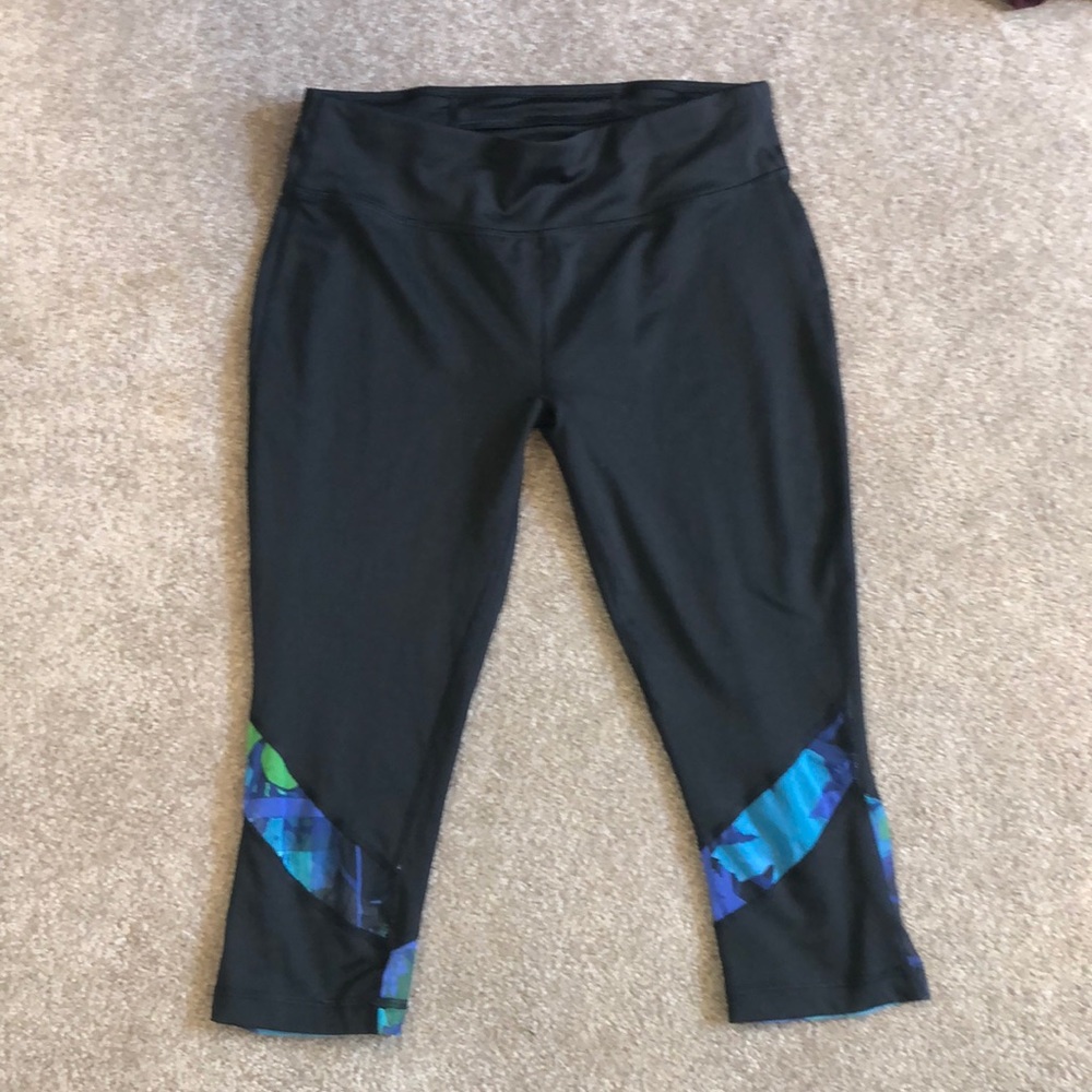 Cropped yogas! - Picture 2 of 3
